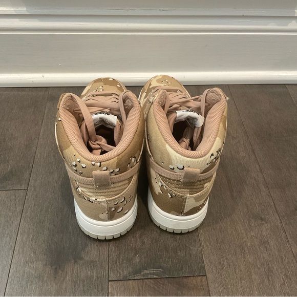 New never worn Nike dunks! - Picture 3 of 4